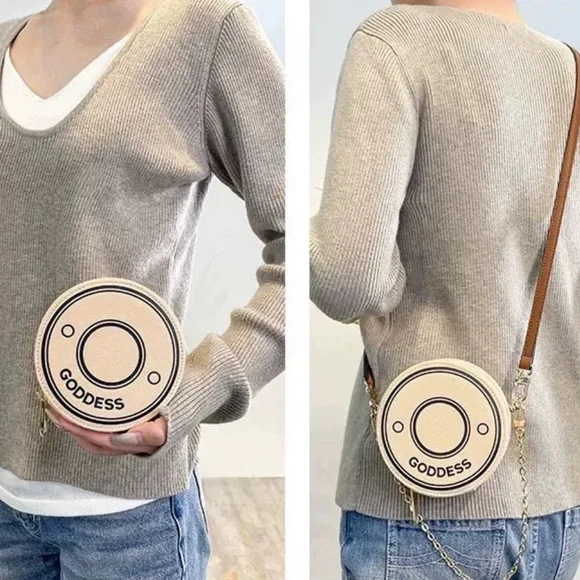 Burberry Round‎ Zip Bag/Jewelry Organizer - Picture 4 of 4